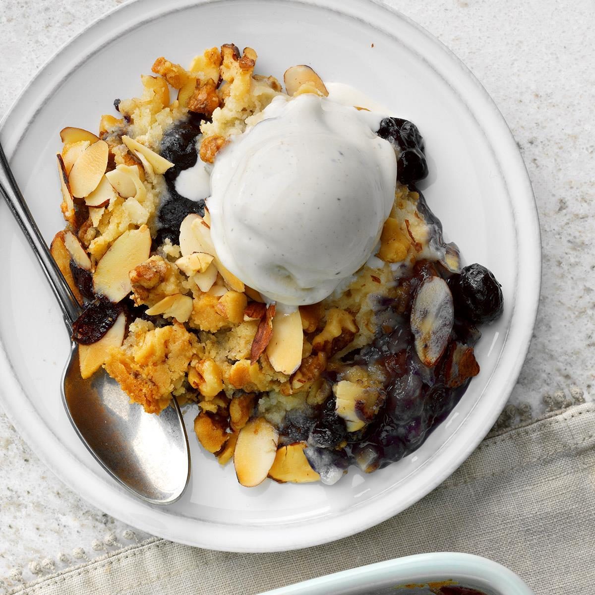blueberry apple and pineapple dump cake