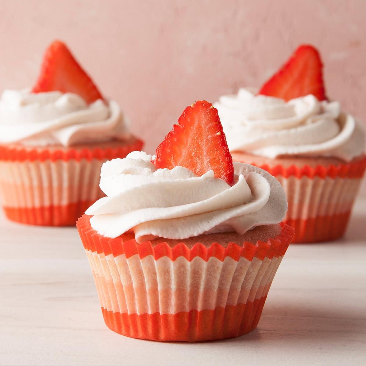 Strawberry Cupcakes with Whipped Cream Frosting Strawberry Cupcakes with Whipped Cream Frosting