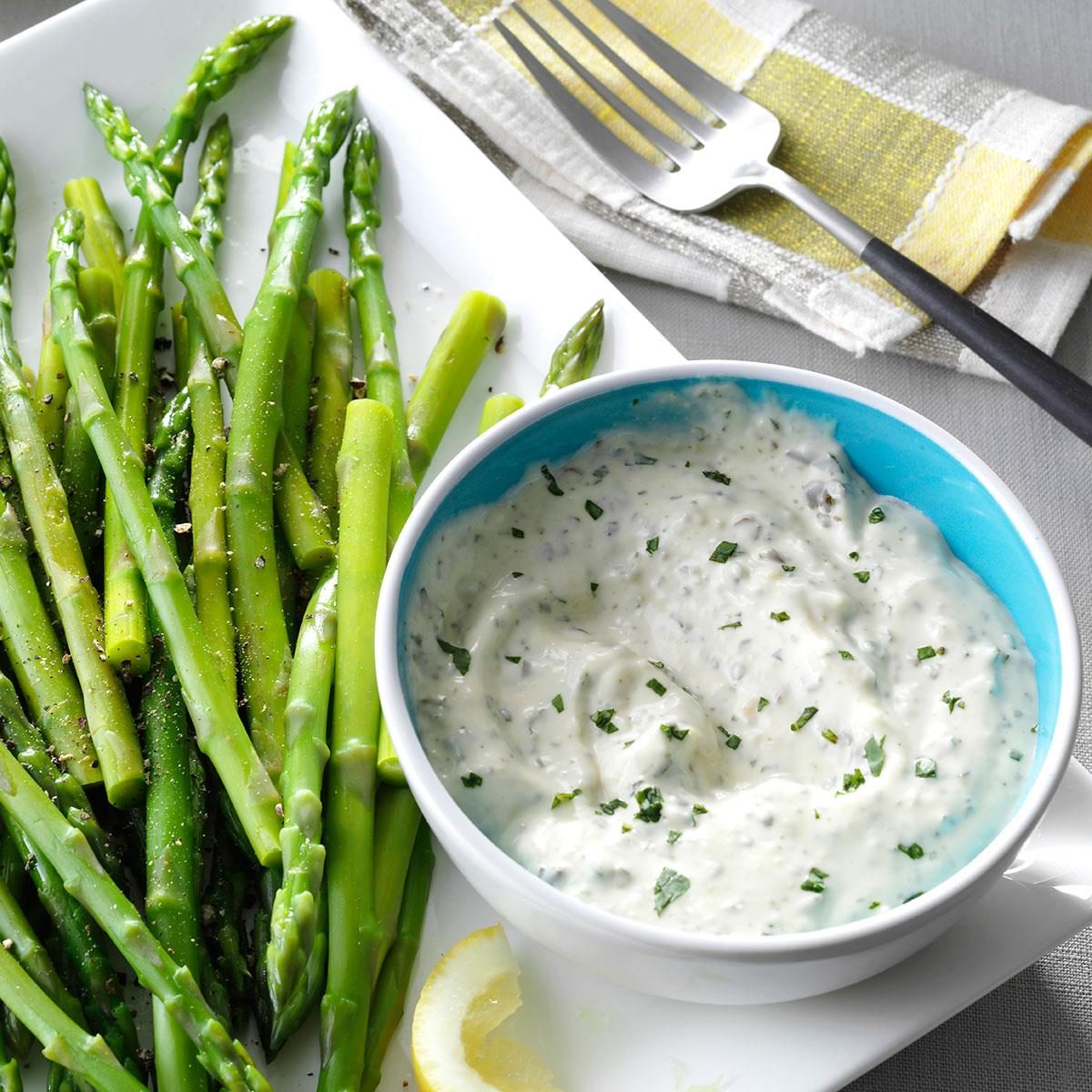 Asparagus with Fresh Basil Sauce