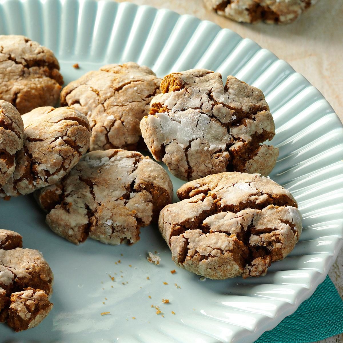Molasses Crinkle Cookies