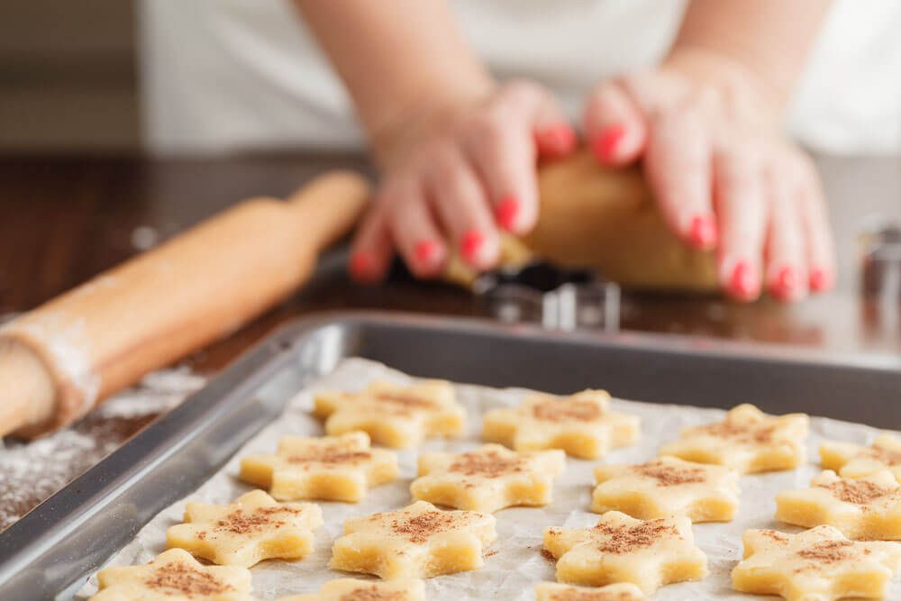 Here’s the Best Christmas Songs Playlist for Baking Holiday Treats