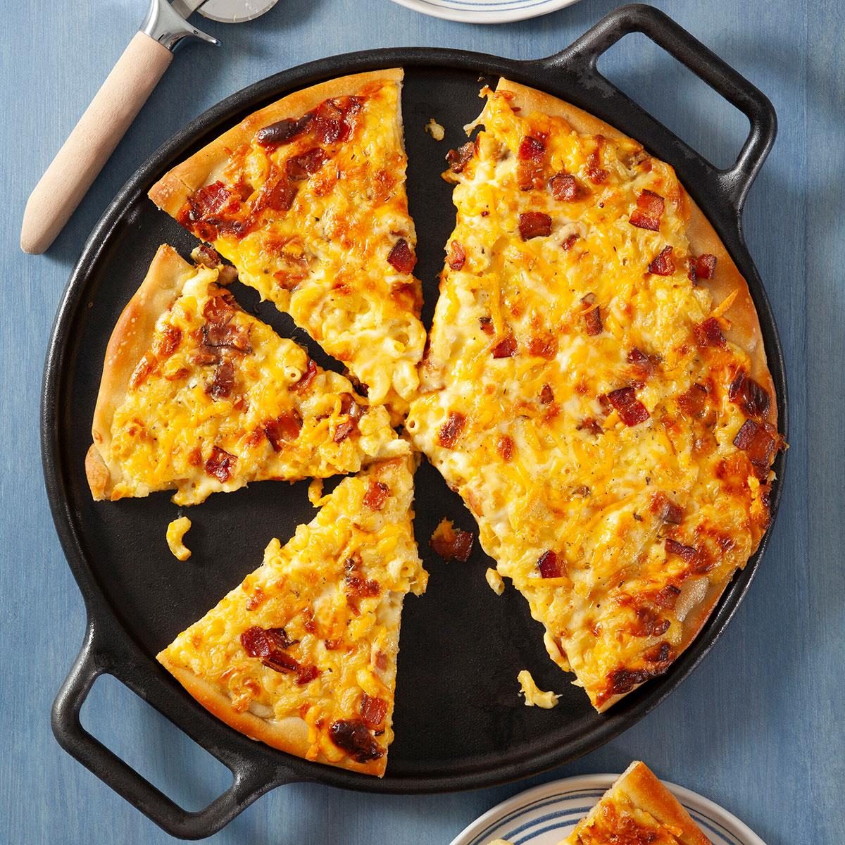 Amazing Mac Cheese Pizza