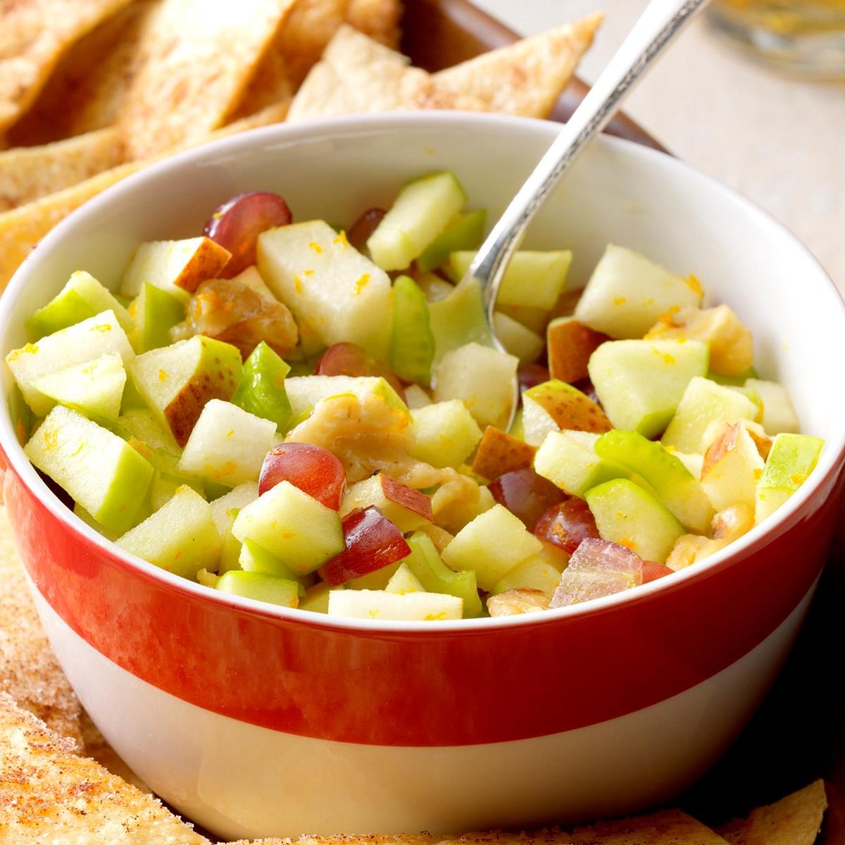 Apple Pear Salsa With Cinnamon Chips Exps Sdas17 18570 B04 06 6b 8