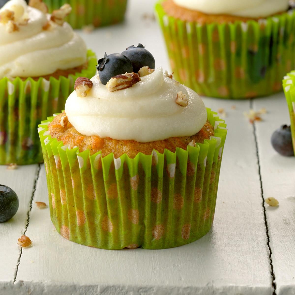 Carrot Blueberry Cupcakes Exps Gbdbz20 42380 B01 08 4b 4