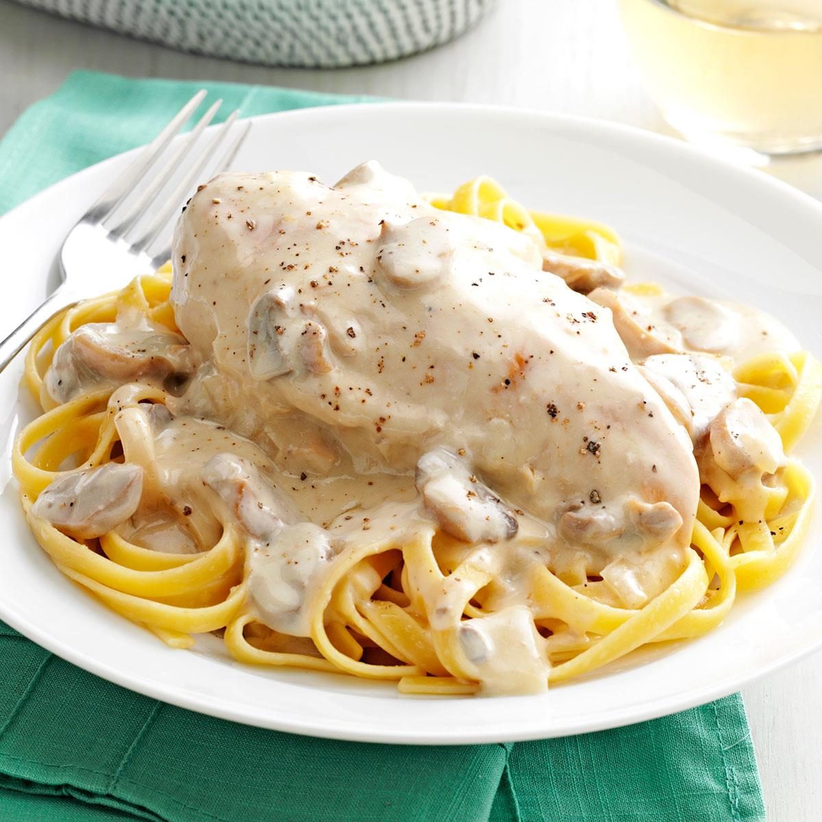 Chicken Mushroom Alfredo Exps167070 Esc3139121b04 03 5bc Rms 2