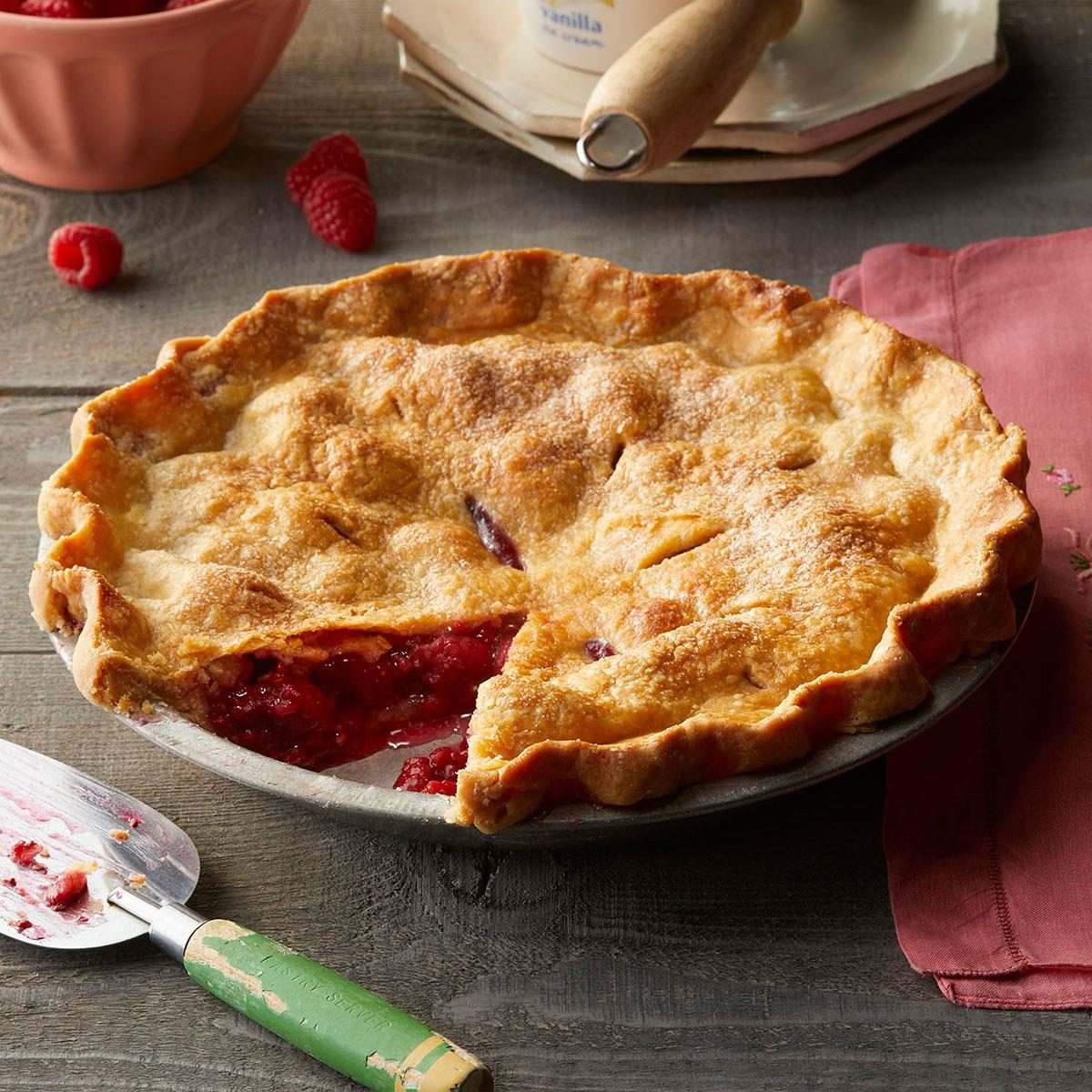 Favorite Fresh Raspberry Pie Exps Tohjj24 29824 Dr 11 15 7b