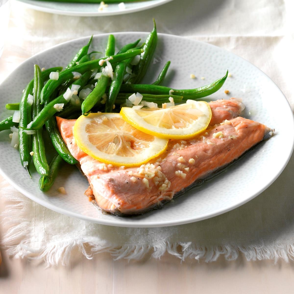 Ginger Salmon With Green Beans Exps Sdjj17 198867 D02 14 6b 4