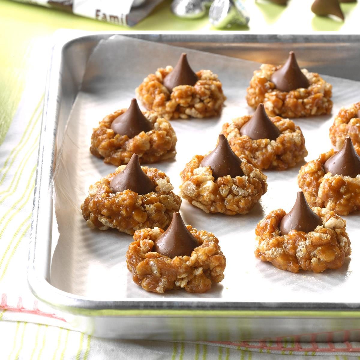 No Bake Cookie Butter Blossoms Exps Ucsbz17 205265 C05 24 5b 2