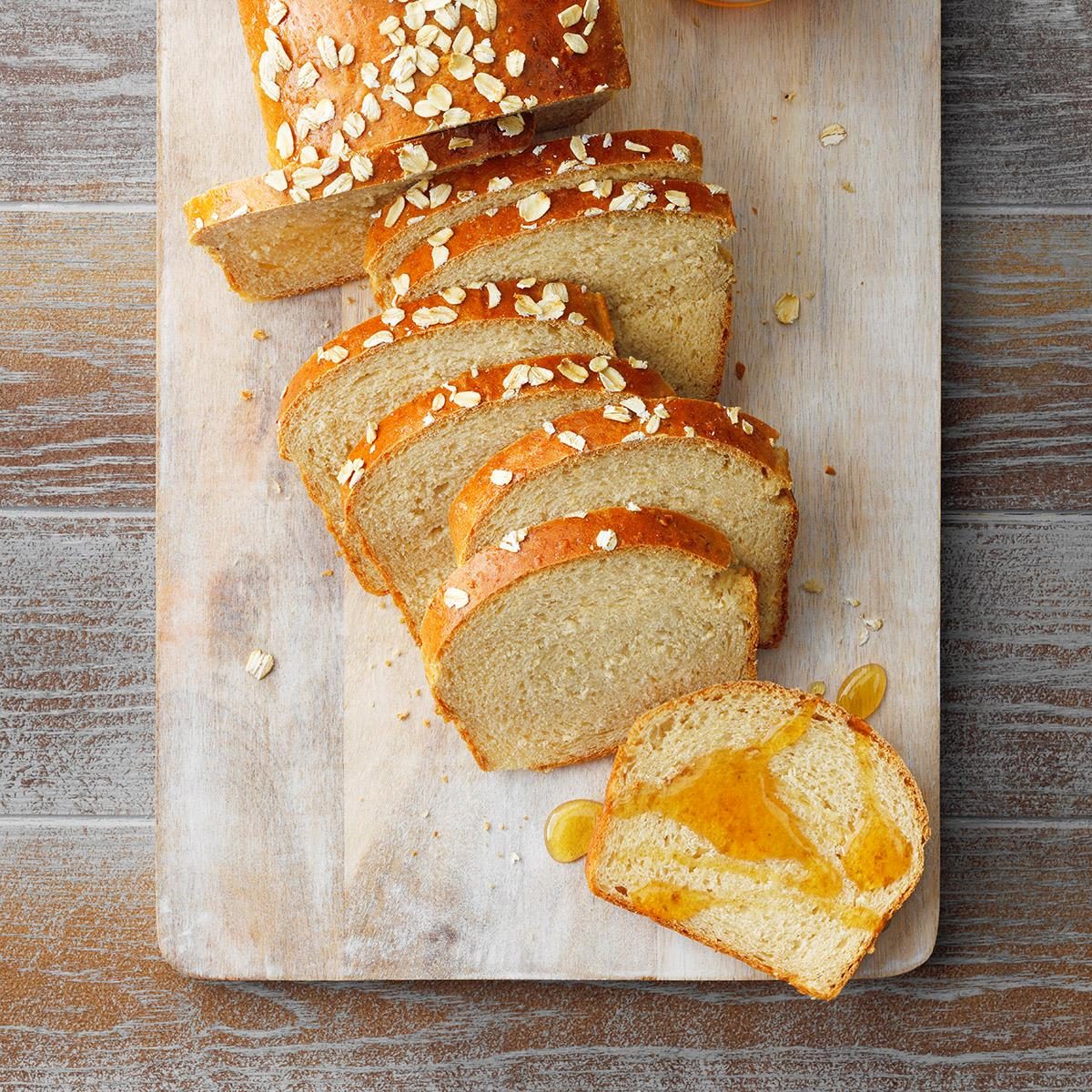Oatmeal Yeast Bread Exps Cwfm22 10411 E06 29 4b V2