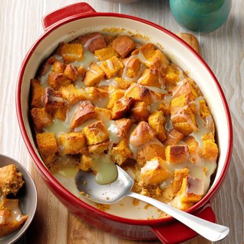 Pumpkin Bread Pudding With White Chocolate Sauce Exps Pcbz19 34042 E04 26 5b 3