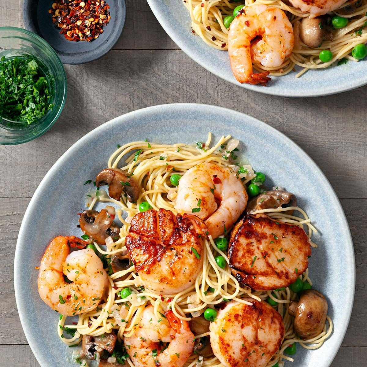 Sauteed Scallops Shrimp Pasta Exps Ft24 194956 0419 Jr 01