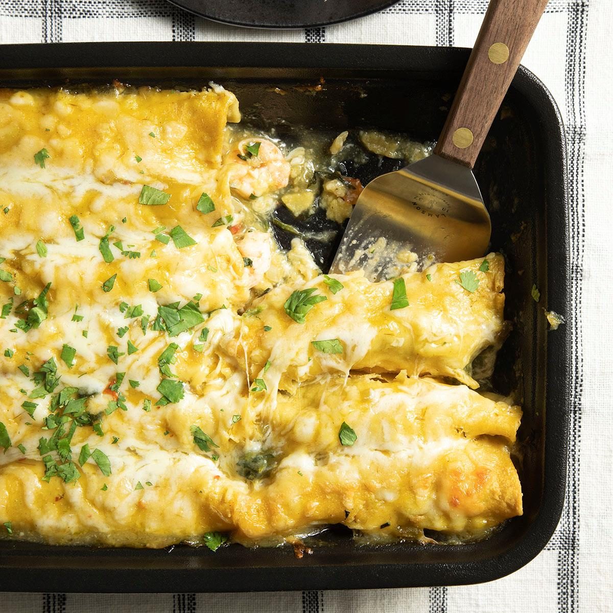 Shrimp Enchiladas With Green Sauce Exps Ft24 97806 St 0423 7