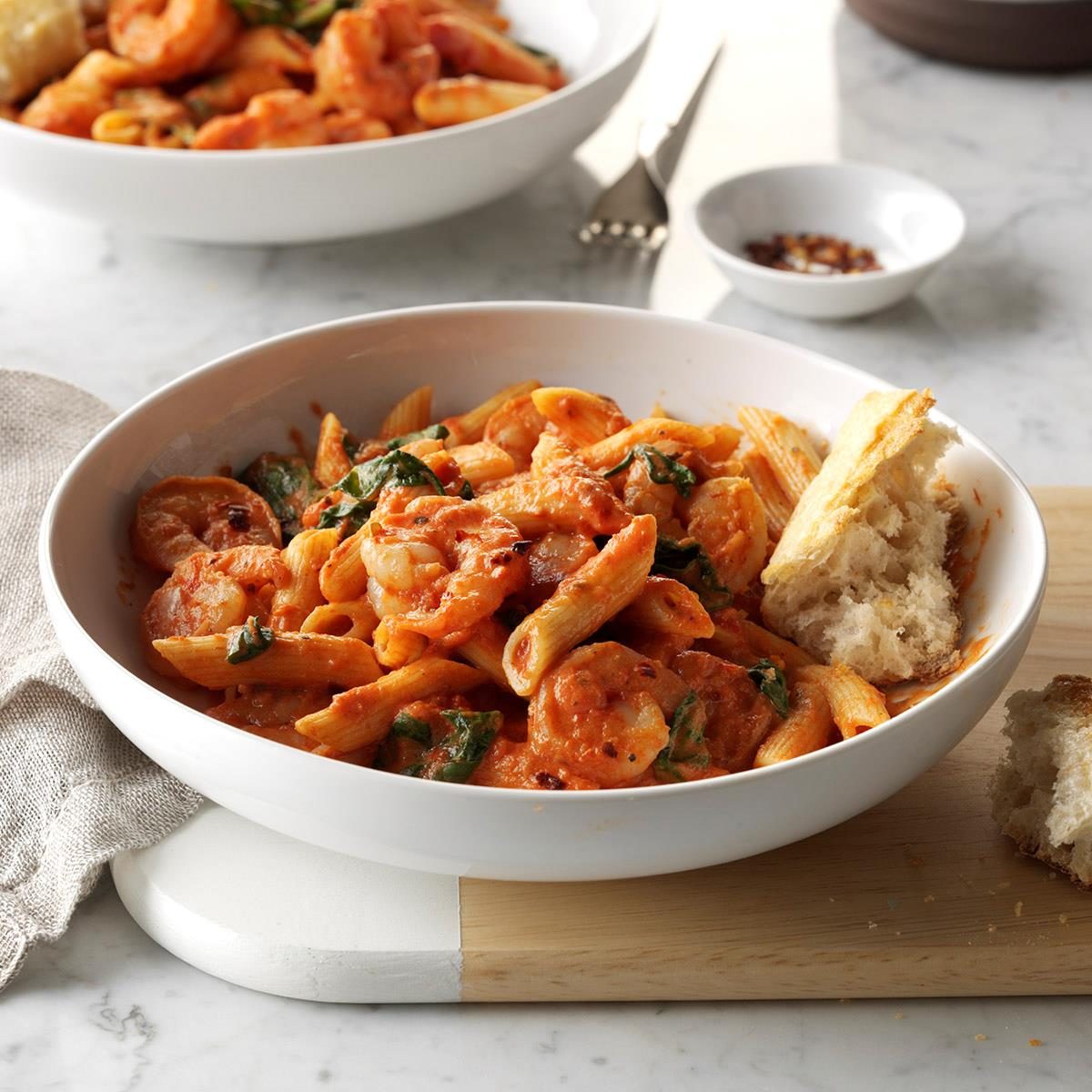Spicy Shrimp Penne Pasta Exps Sddj17 180629 16 C08 03 6b 2