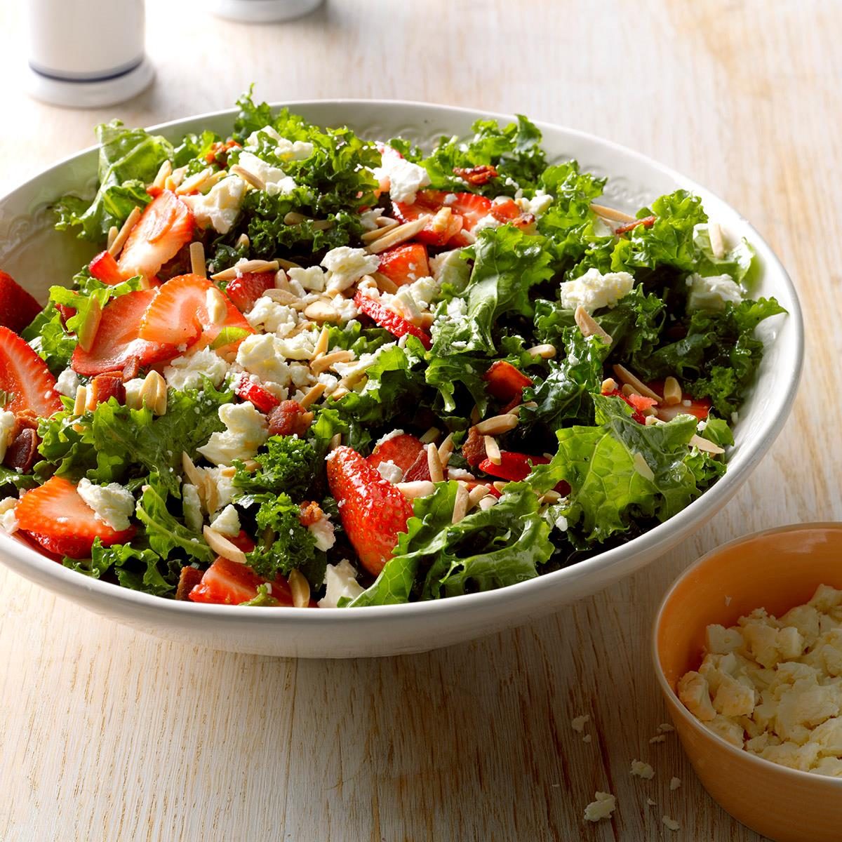 Strawberry Kale Salad Exps Sdjj17 200802 B02 17 3b 1
