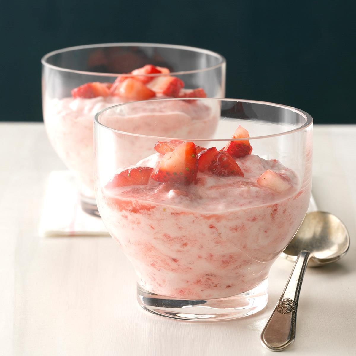 Strawberry Rhubarb Cream Exps Cf2bz19 37532 C12 19 3b 4