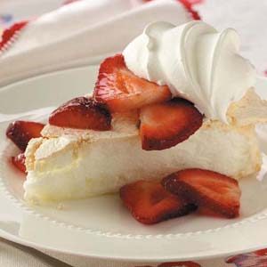 Schaum Strawberry Torte