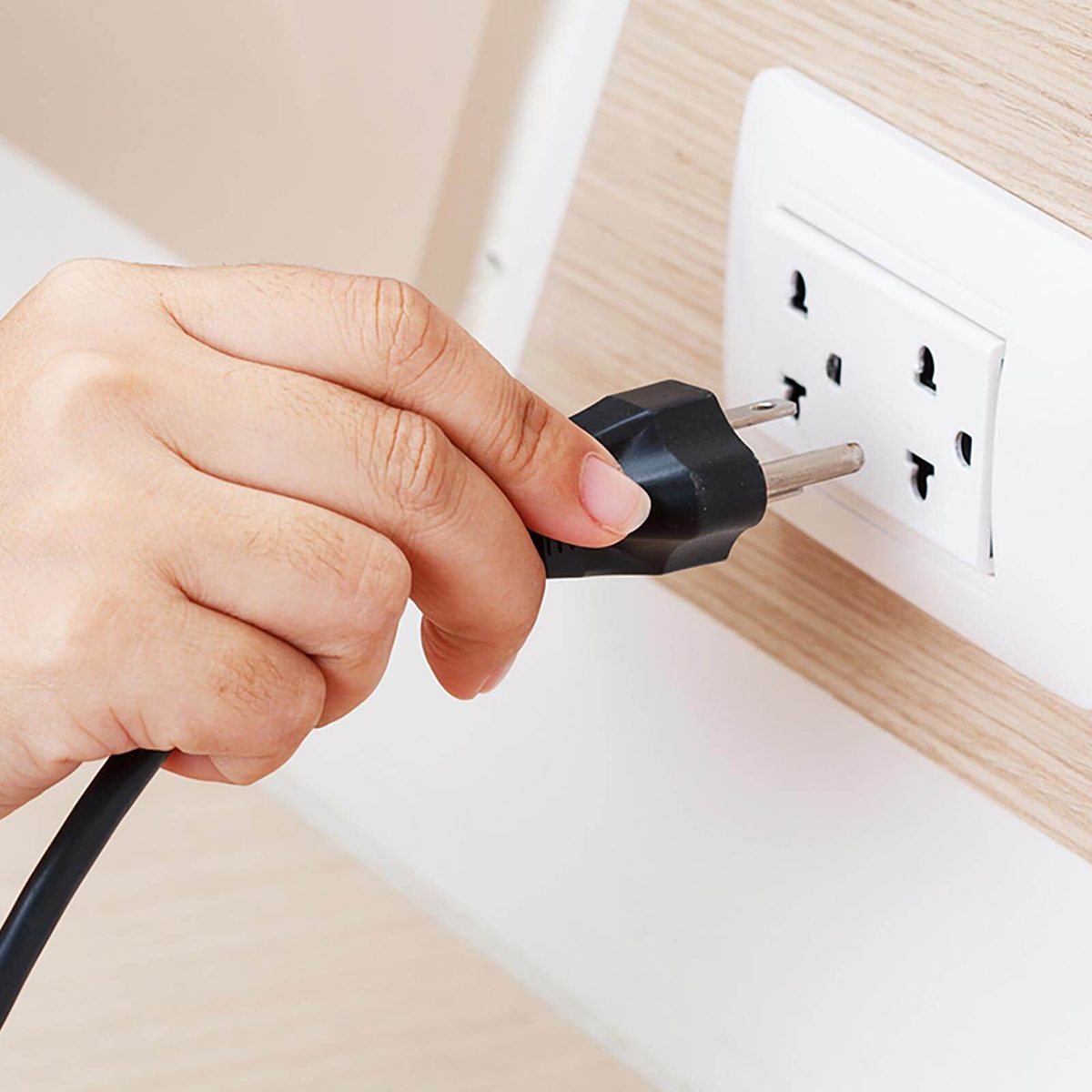 Plugging in appliance