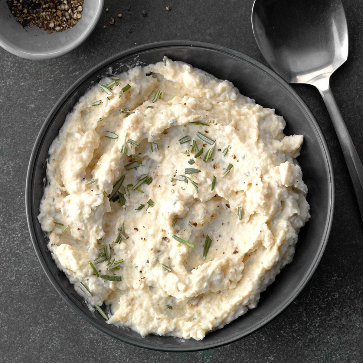 Slow Cooker Garlic Rosemary Cauliflower Puree Exps Sdas18 213608 D04 03  6b 2