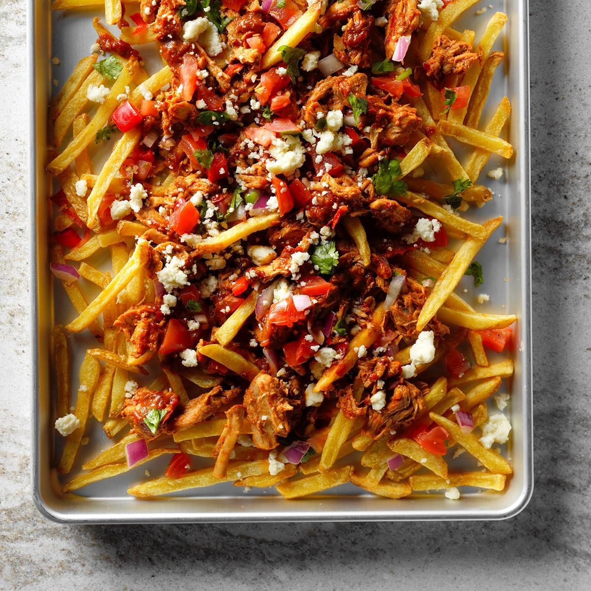 Green Chile Adobado Poutine Exps Thso18 218756 B04 19 1b 2