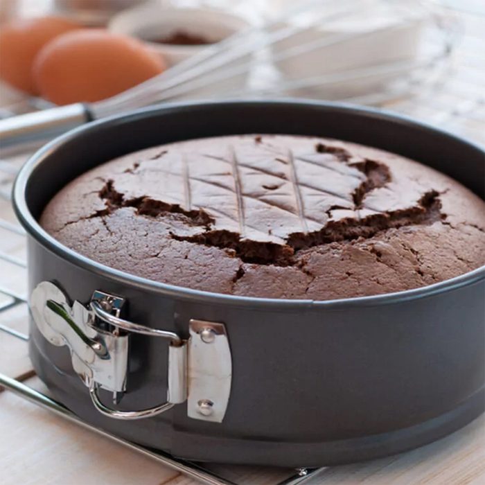 cracked cake