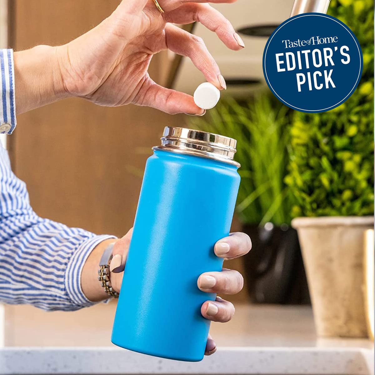 Template For Square Crops With The Editor's Pick Badge.