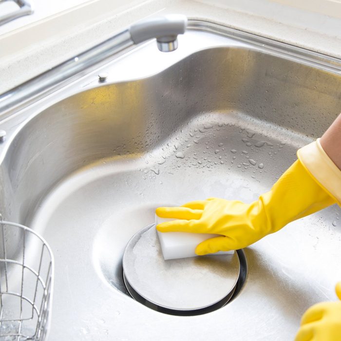 Cleaning stainless steel