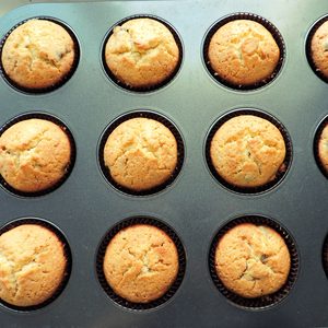 home baking cupcakes