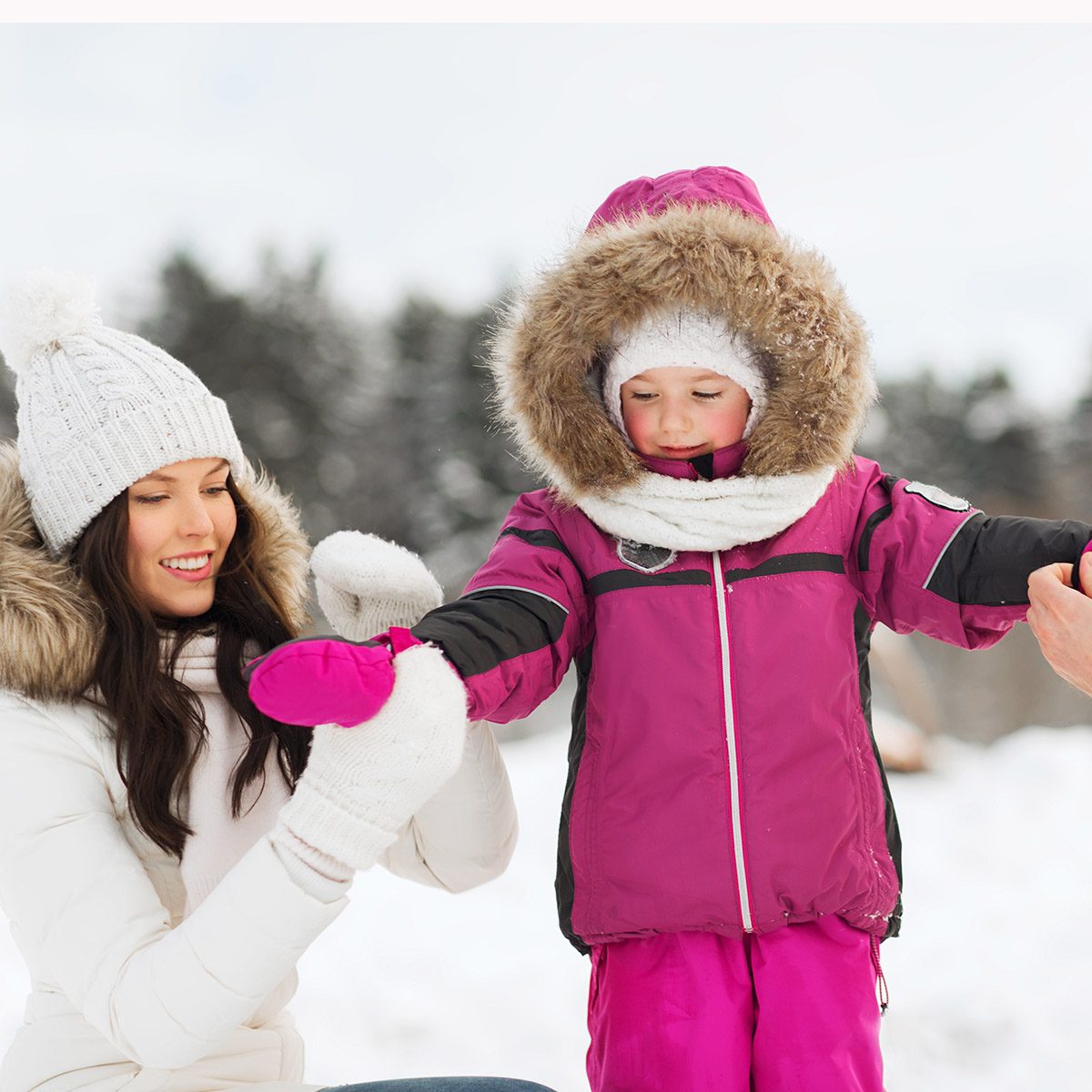 happy family with child in winter clothes outdoors; Shutterstock ID 371569474; Job (TFH, TOH, RD, BNB, CWM, CM): Taste of Home
