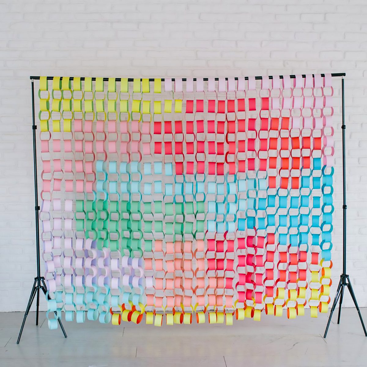 DIY Paper Chain Backdrop