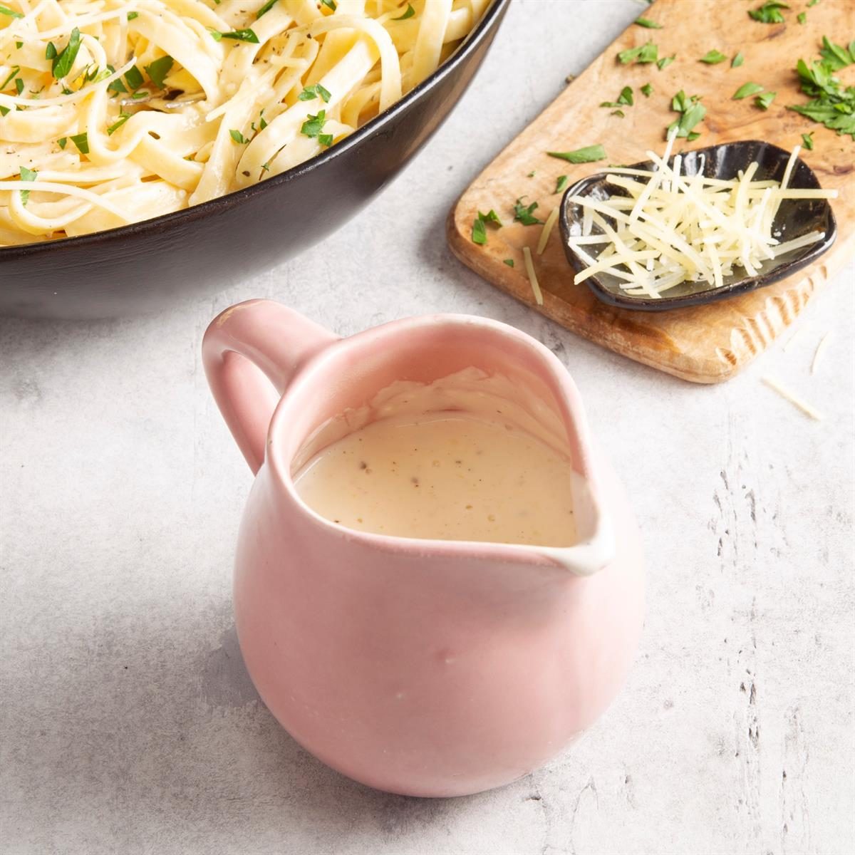 Garlic Cream Sauce Exps Ft21 51805 F 0421 1