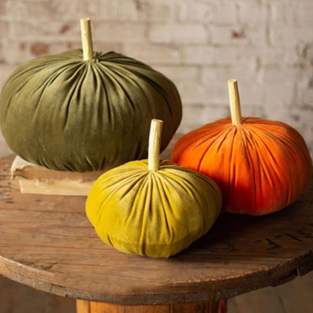 20 Pretty Accessories to Dress Up Your Home and Kitchen This Fall