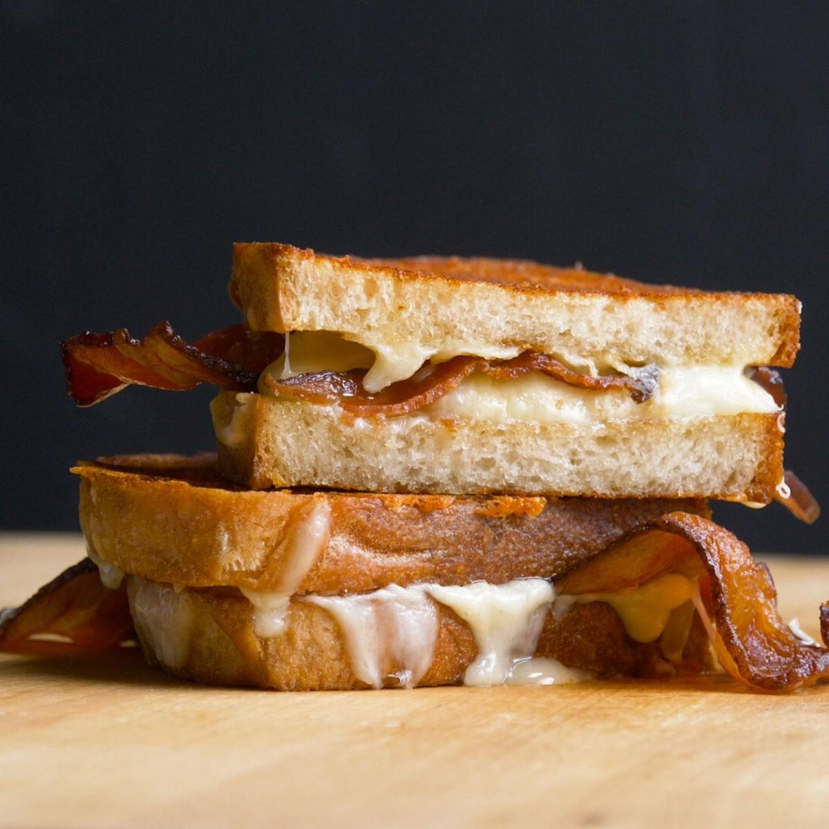 Bacon Grilled Cheese Sandwich Exps Tmbstk18 229390 A03 12  2b 1