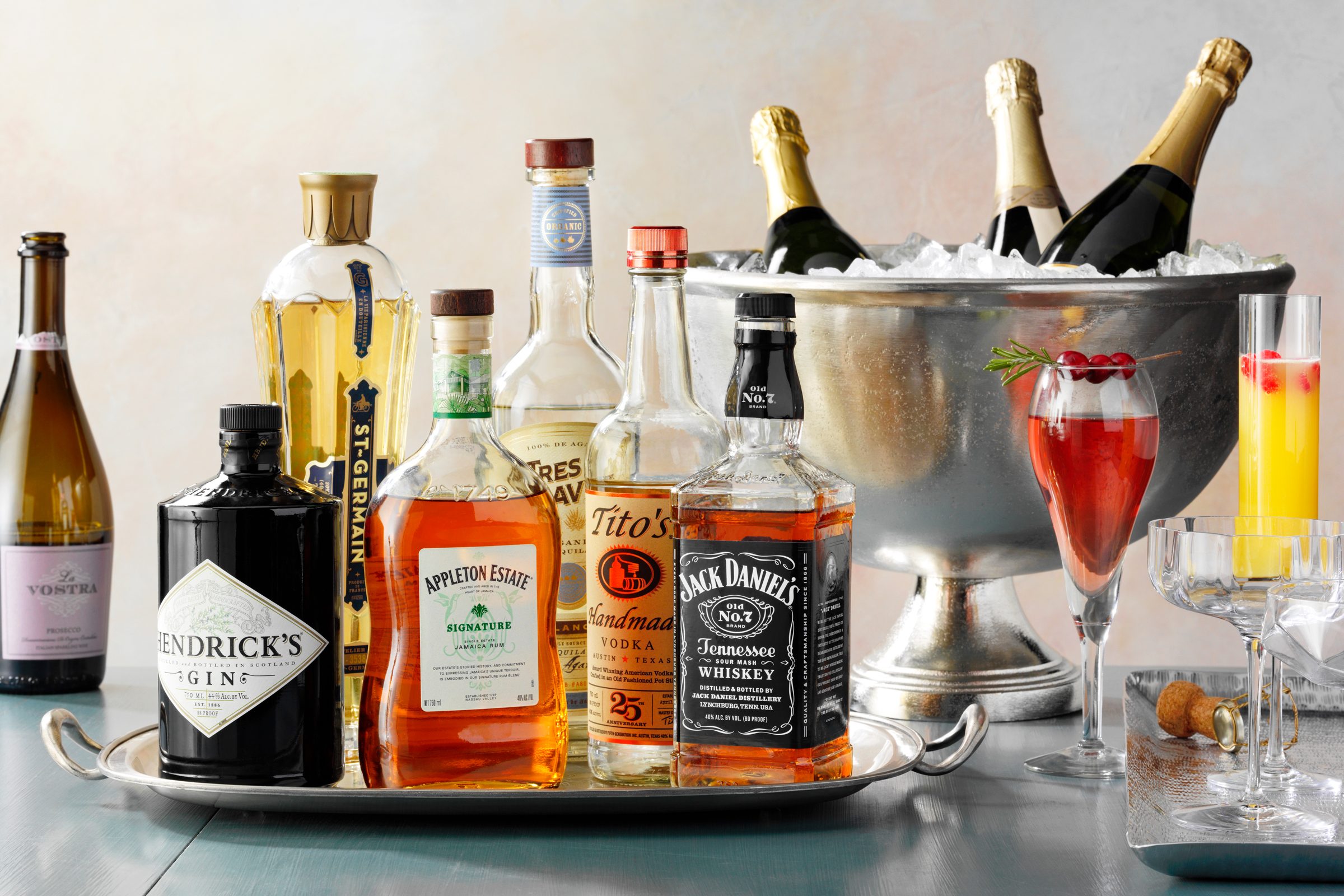 Toh Hca24 Pu5936 P2 Md 11 14 5b Champagne Bar Jvcrop