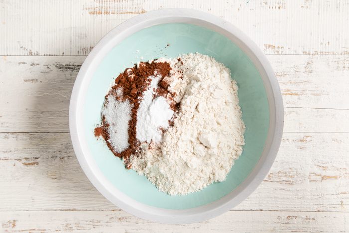 how to make a gluten free red velvet cake step 2