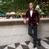 Stanley Tucci’s Perfect Negroni, Plus Holiday Entertaining Tips