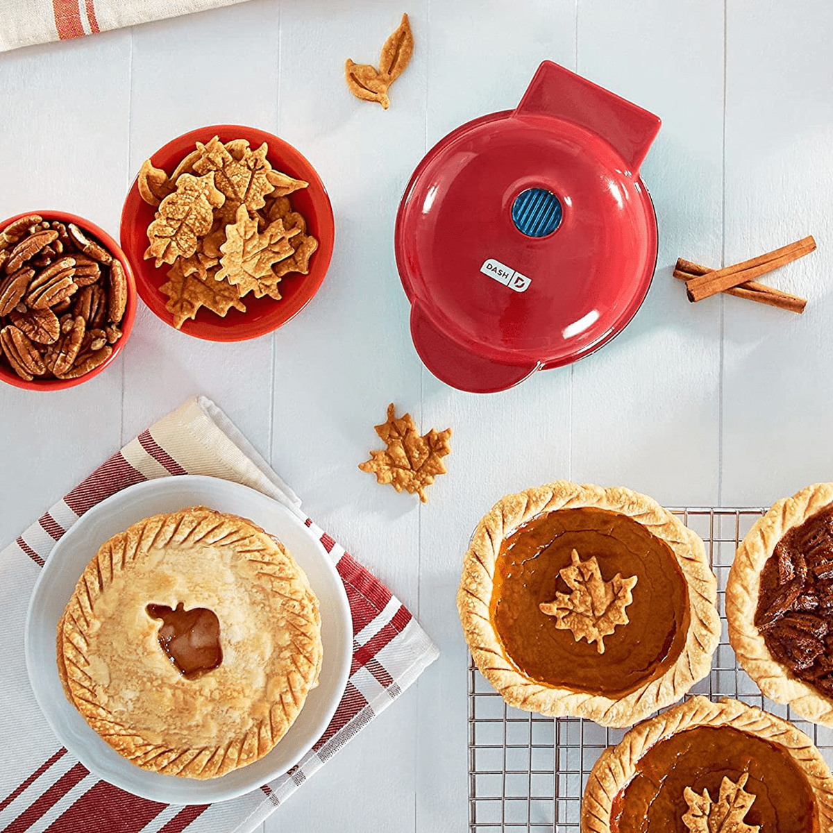 Dash Mini Pie Maker