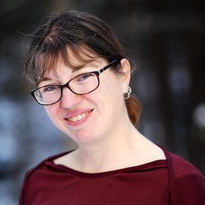 Headshot Close 011720 Sm Julie Laing
