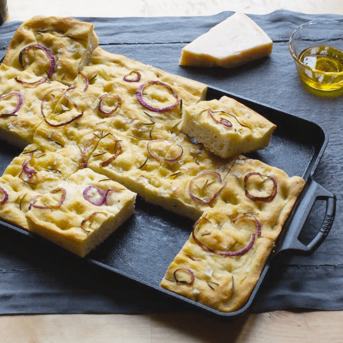 Lodge Cast Iron Baking Pan