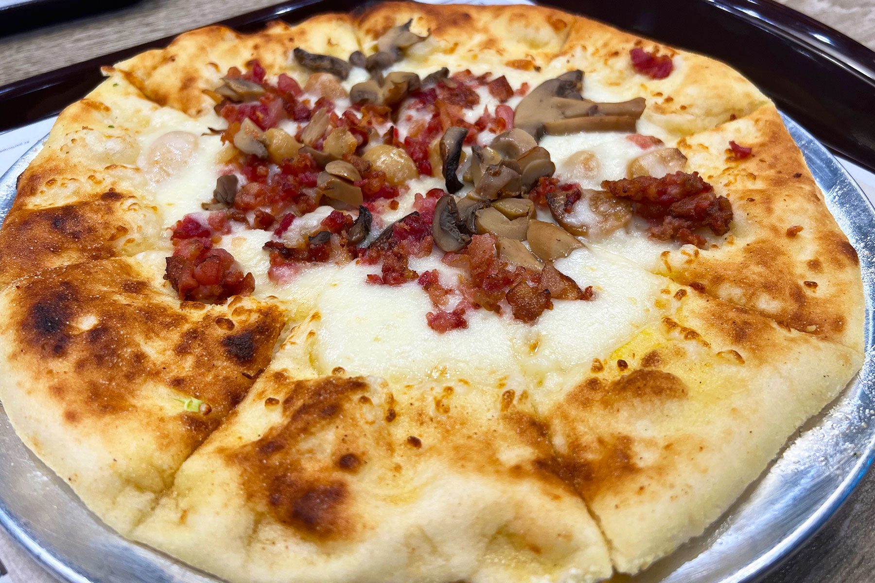 Wood Fire Pizza Mcdonalds Sells This Surprising Item Angelica Cataldo For Toh