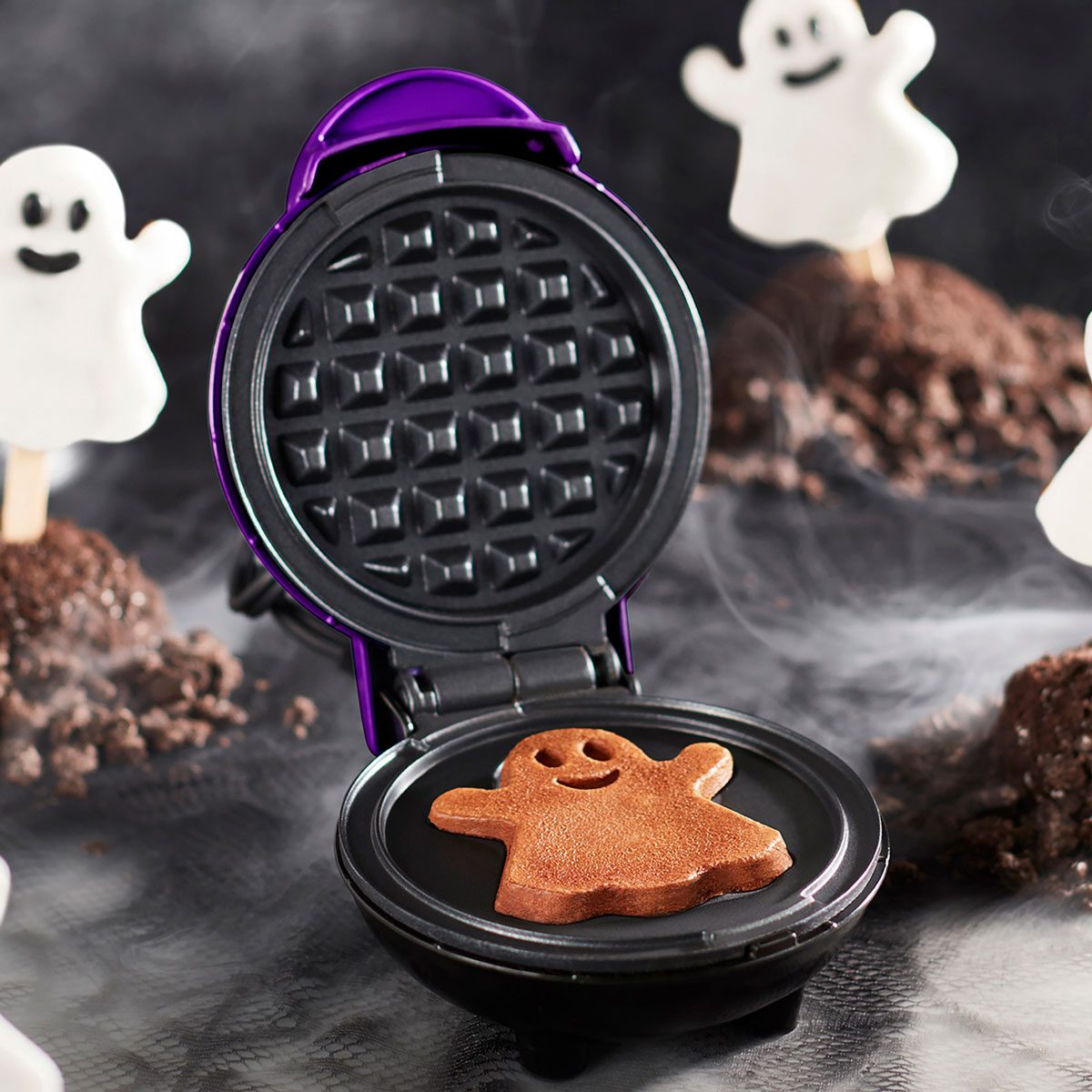 Dash’s New Ghost Mini Waffle Maker Creates a Spooky Halloween Stack
