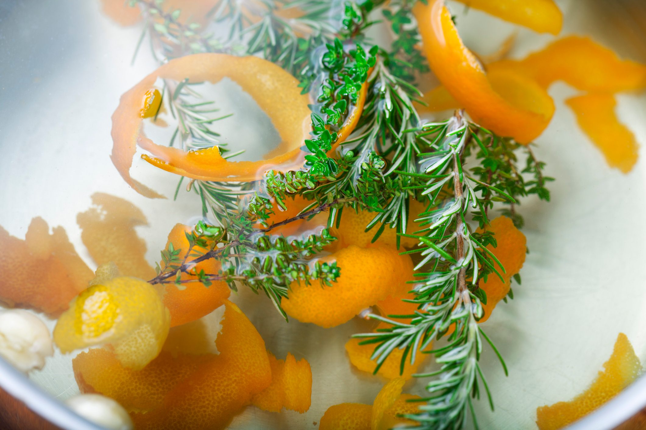 4 Simmer Pot Recipes That’ll Make Your Home Smell Heavenly