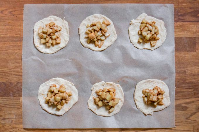 Prepare The Apple Pie Bombs Mackenzie Schieck For Toh