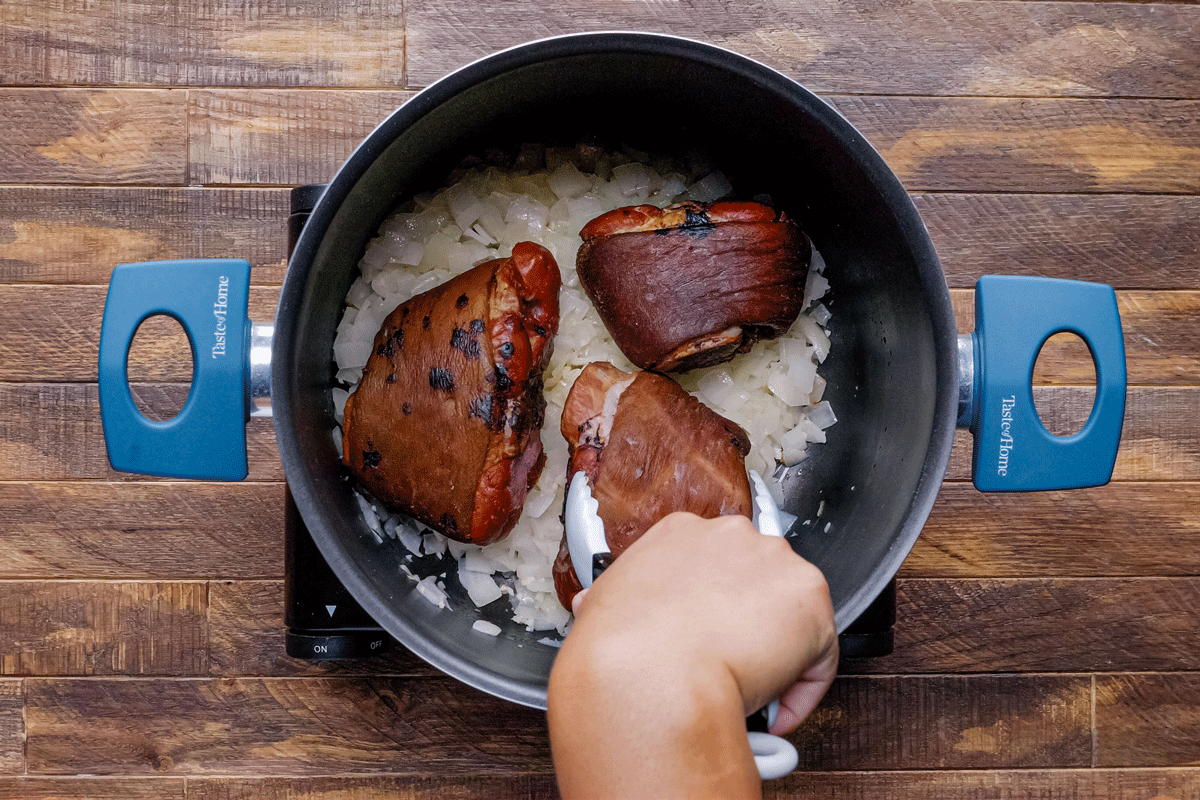 Add the mixture into the pan and boil