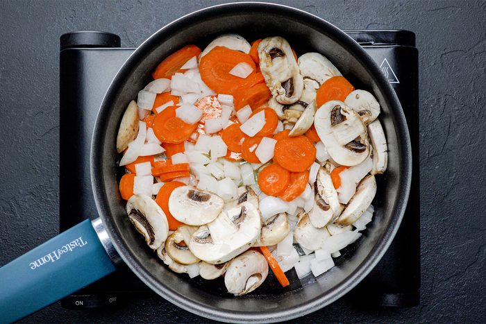 Chicken Potpie Casserole Tohvs24 27655 Df 02 06 Chickenpotpiecasserole 1