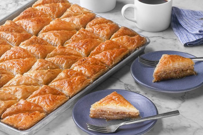 Baklava served in plates with fork