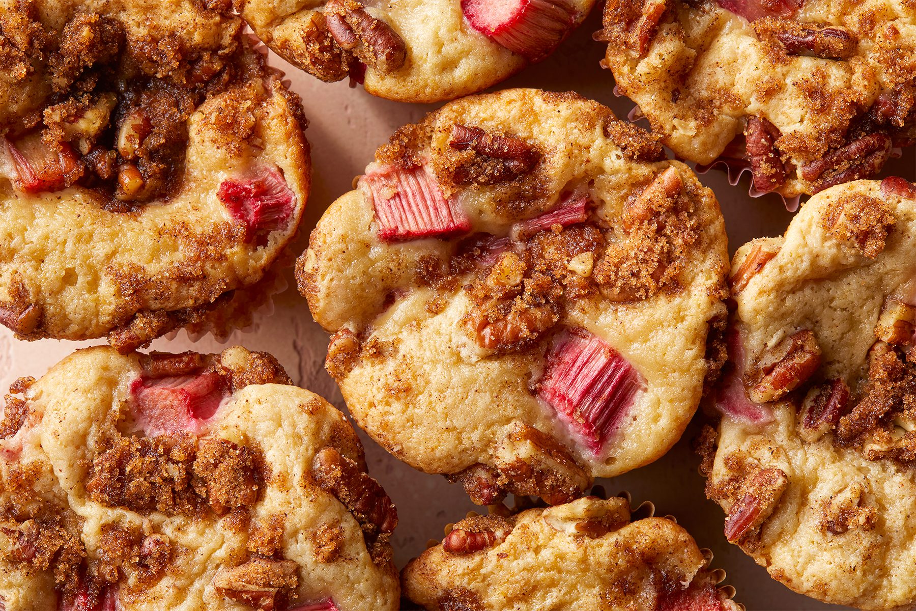 Rhubarb Streusel Muffins Bake24 17491 Dr 03 28 4b