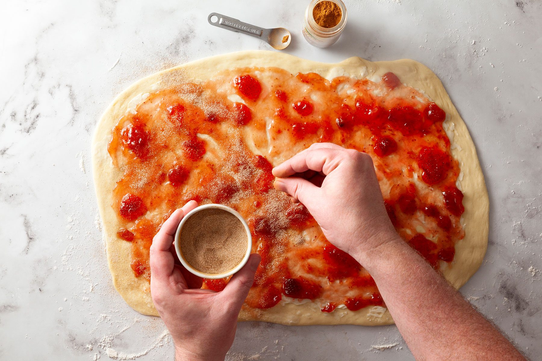 Sprinkling Mixture of sugar and cinnamon