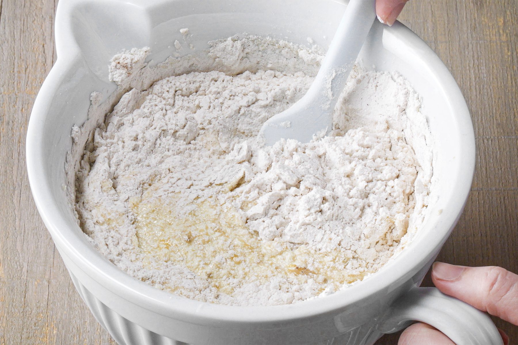 Easy Sour Cream Banana Bread Tohvs24 275888 Mf 04 19 2