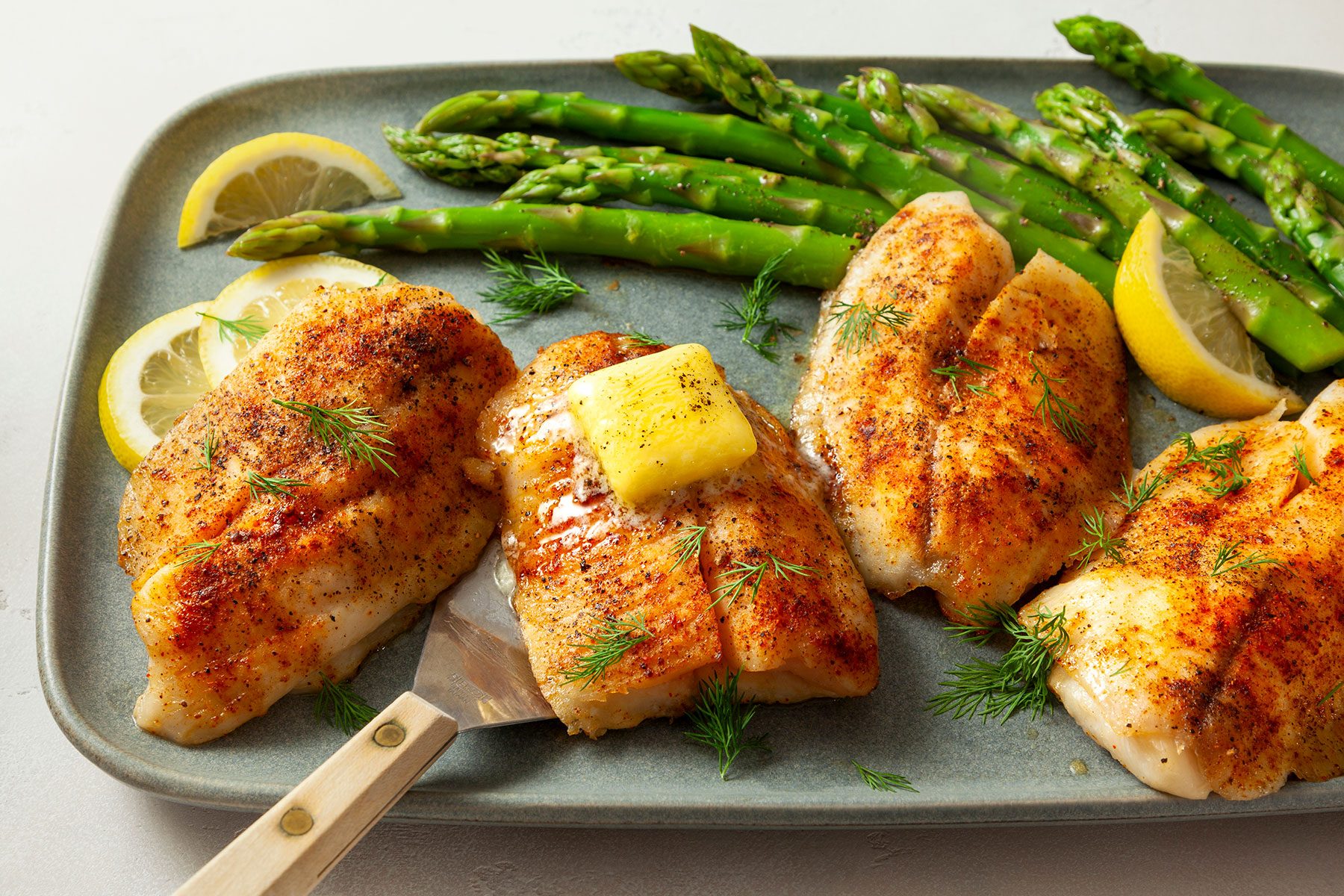 Fast Baked Fish with green vegetable
