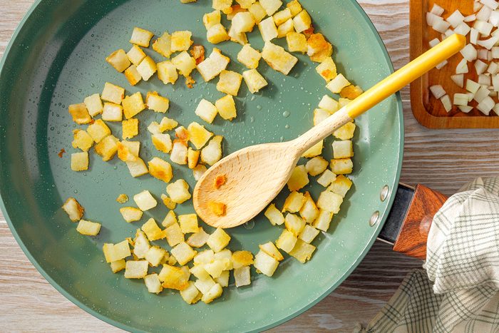 Easy Corned Beef Hash Tohcom24 275962 P2 Md 05 02 3b